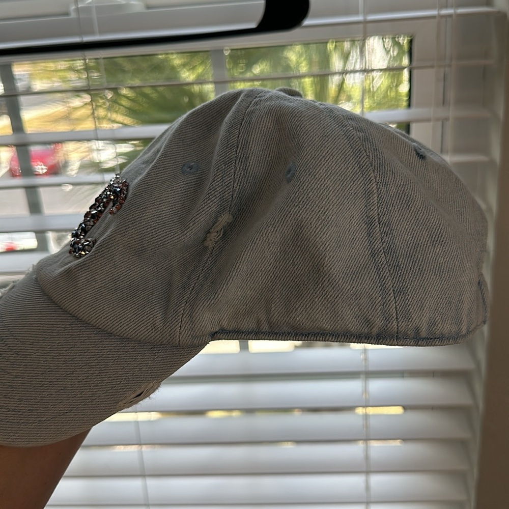 CC hat - Picture 4 of 6